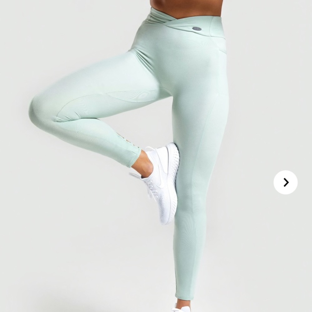 🌿BRAND NEW GYMSHARK Women’s M
